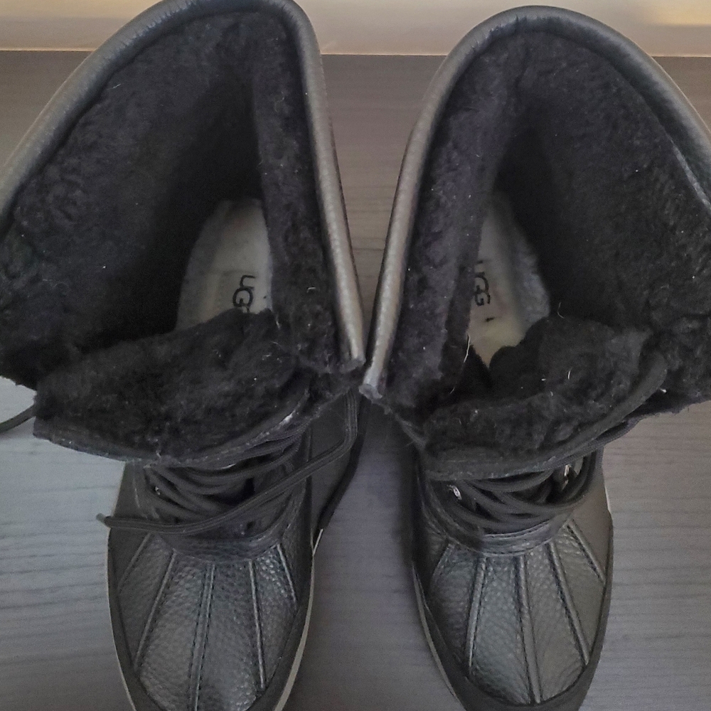 UGG Women's Adirondack Boots - Picture 12 of 12